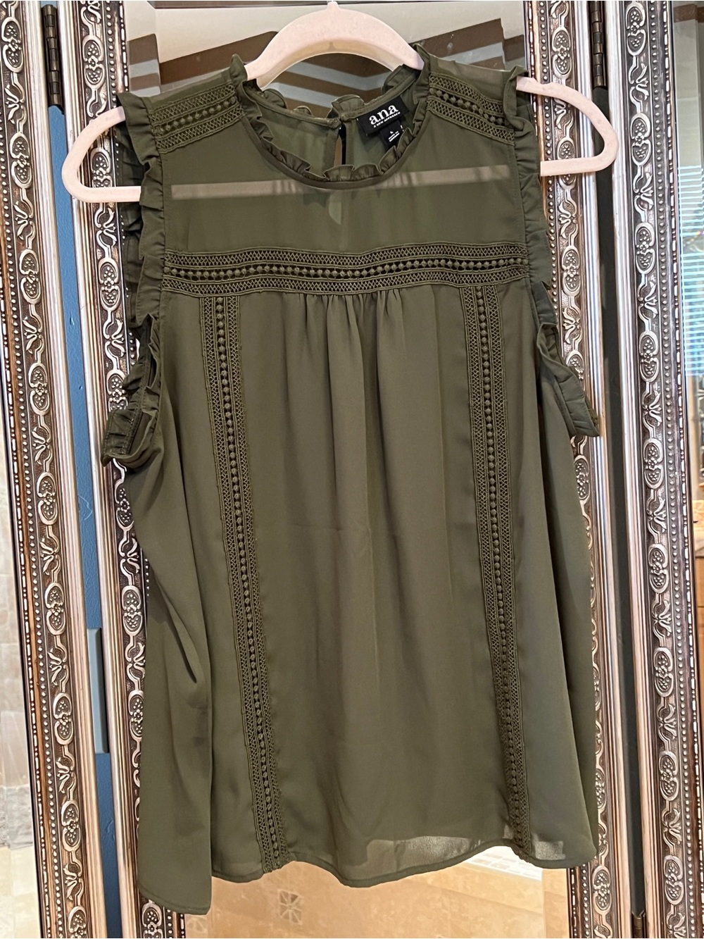 a.n.a Olive Green Lace-Trim Sleeveless Top - Sz L